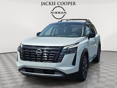 New 2026 Nissan Pathfinder Platinum w/ Cargo Package