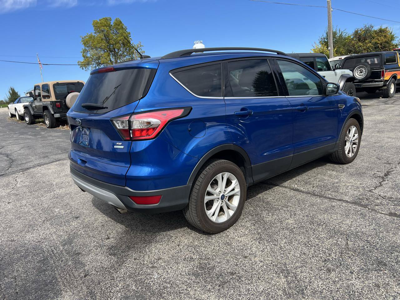 Used 2018 Ford Escape SE FWD image 4