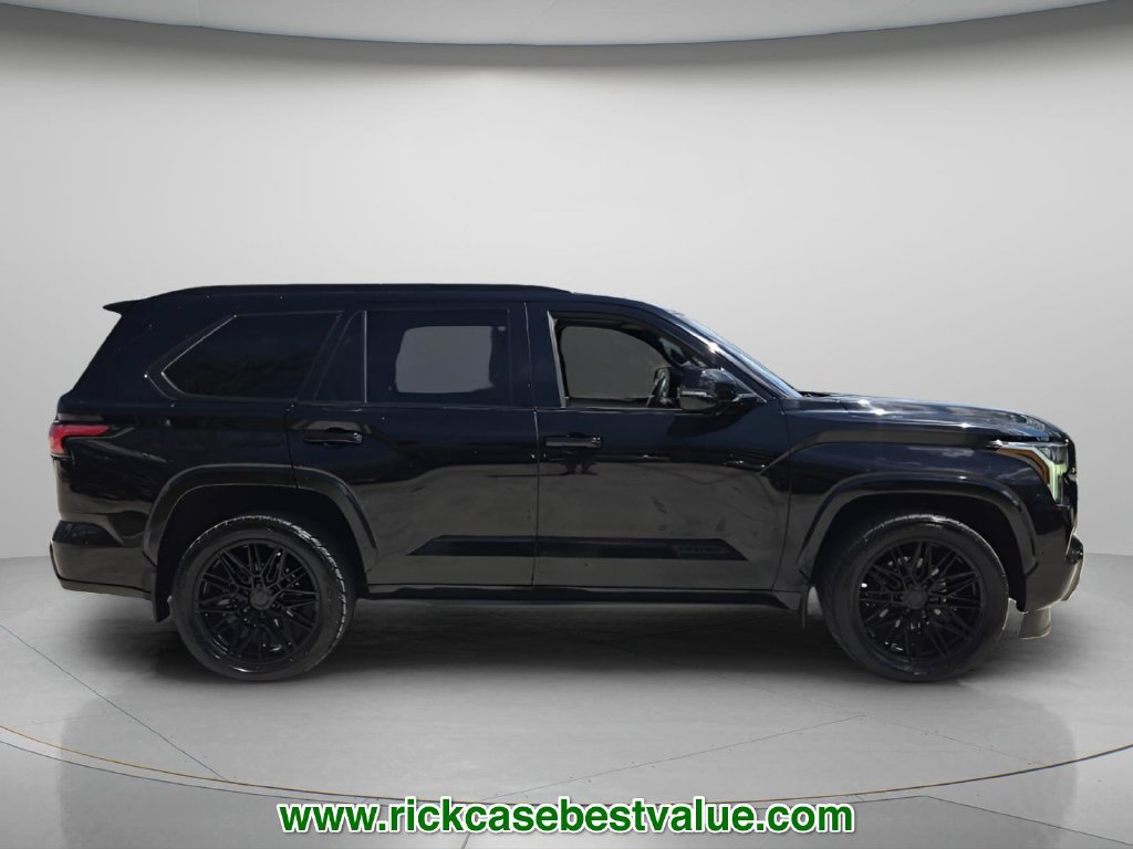 Used 2023 Toyota Sequoia Capstone AWD/4WD image 4