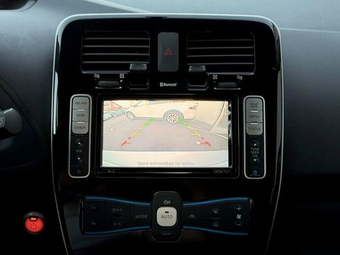 Used 2017 Nissan Leaf SV image 15