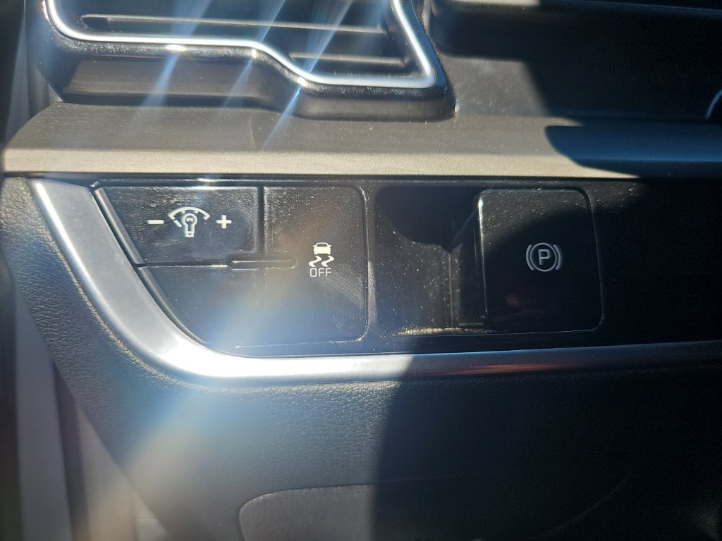 Used 2025 Kia Sportage X-Line AWD/4WD image 21