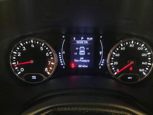 Used 2020 Jeep Renegade Latitude FWD image 23