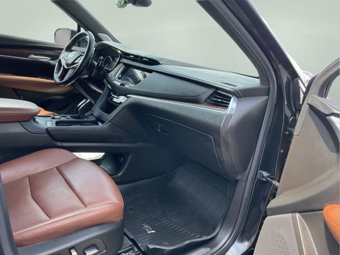 Used 2024 Cadillac XT5 Premium Luxury w/ LPO, Floor Liner Package AWD/4WD image 20
