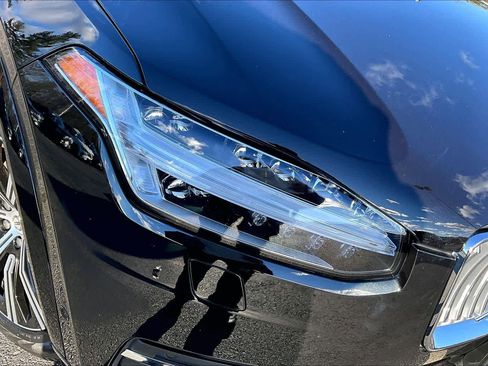 Certified 2024 Volvo XC90 B6 Plus image 25