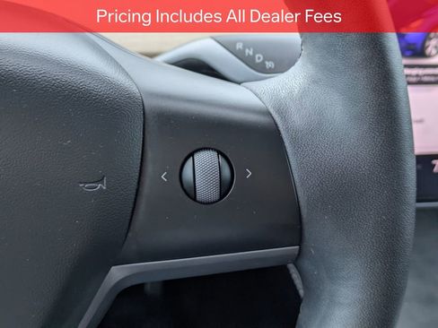 Used 2022 Tesla Model Y Long Range AWD/4WD image 28