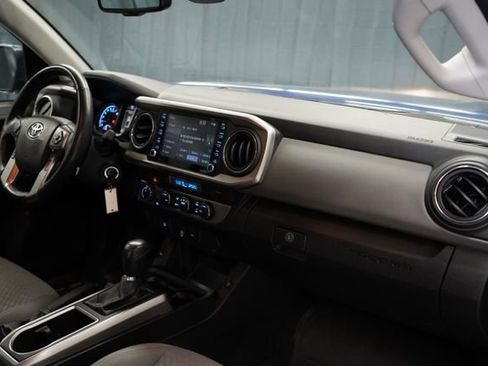 Used 2022 Toyota Tacoma SR5 AWD/4WD image 56