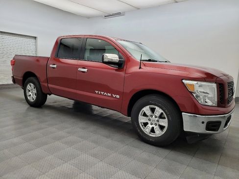 Used 2019 Nissan Titan SV w/ SV Convenience Package image 11