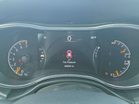 Used 2019 Jeep Grand Cherokee Altitude RWD image 31