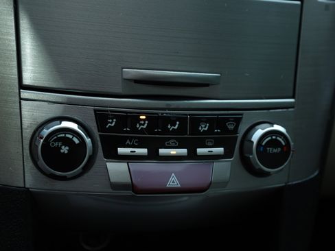 Used 2011 Subaru Legacy 2.5i Premium image 12