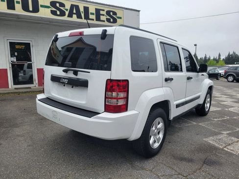 Used 2012 Jeep Liberty Sport RWD image 4
