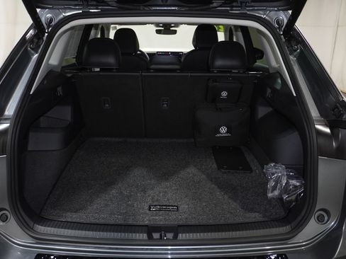 Certified 2026 Volkswagen Tiguan SE AWD/4WD image 6