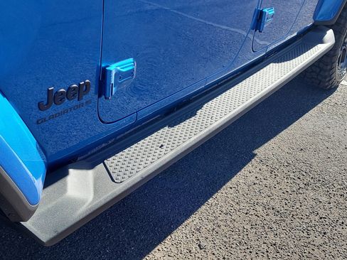 New 2025 Jeep Gladiator High Tide image 32