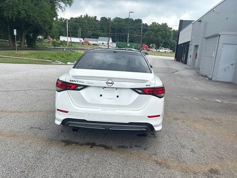 Used 2022 Nissan Sentra SR w/ SR Premium Package FWD image 14