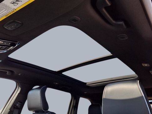 New 2025 Jeep Grand Cherokee Summit w/ Adv Protech Group IV AWD/4WD image 9