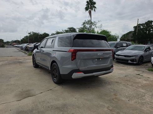 New 2027 Kia Carnival LX FWD image 7