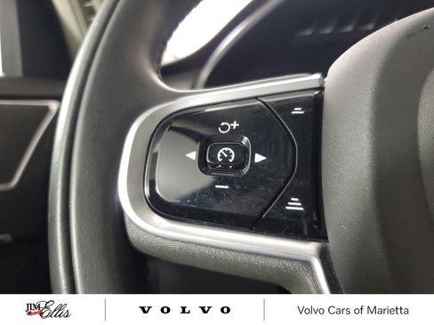 Used 2020 Volvo XC90 T6 Momentum w/ Protection Package Premier image 26