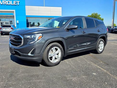 Used 2021 GMC Terrain SLE FWD image 2