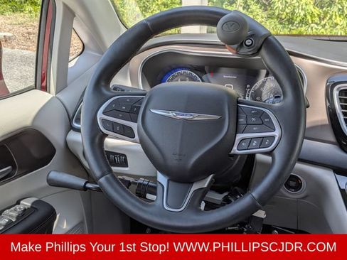 Certified 2018 Chrysler Pacifica Touring-L Plus w/ Advanced Safetytec Group FWD image 19