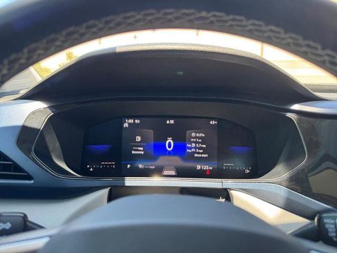 Used 2023 Volkswagen Taos SE AWD/4WD image 27