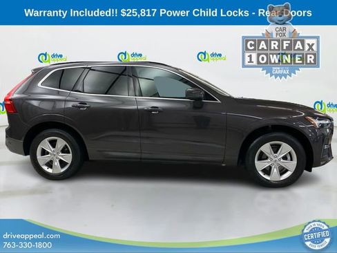 Used 2022 Volvo XC60 B5 Momentum image 4