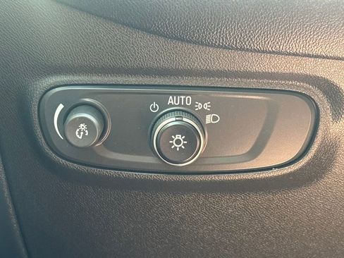 Used 2022 Chevrolet Equinox LT image 24