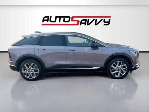 Used 2025 Cadillac Optiq Luxury 1 AWD/4WD image 8