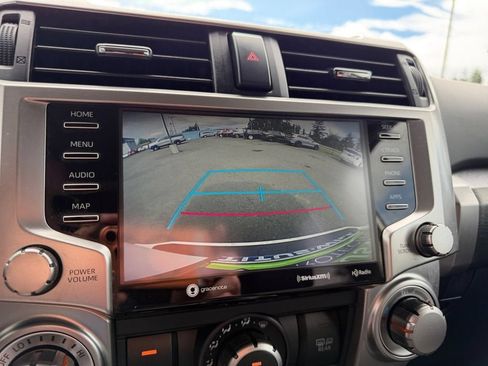 Used 2022 Toyota 4Runner SR5 Premium w/ Moonroof Package AWD/4WD image 17