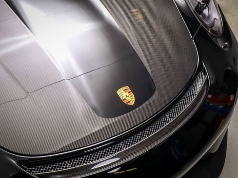 Certified 2018 Porsche 911 GT2 RS RWD image 11