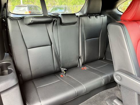 Used 2024 Toyota Highlander XSE FWD image 28