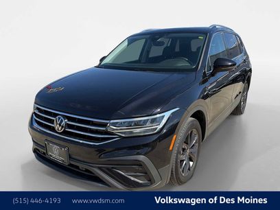 Used 2022 Volkswagen Tiguan SE w/ Panoramic Sunroof Package