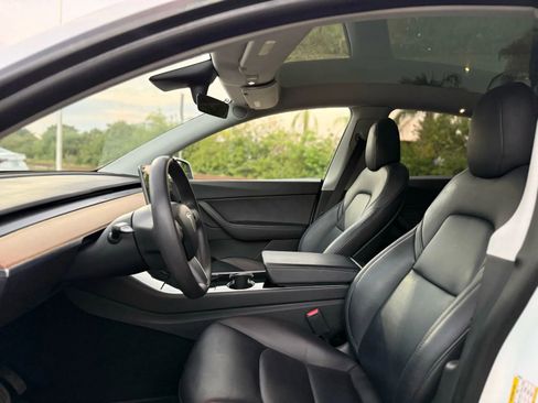 Used 2020 Tesla Model Y Long Range image 29