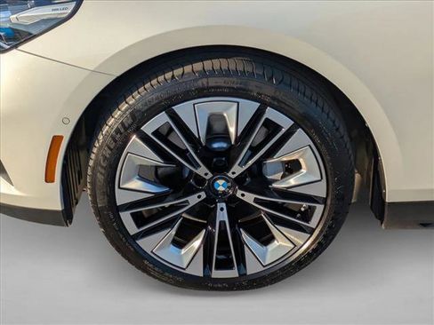 Used 2024 BMW 530i w/ Convenience Package image 25