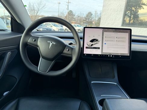 Used 2021 Tesla Model 3 Standard Range Plus image 9