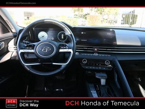 Used 2022 Hyundai Elantra Limited image 8