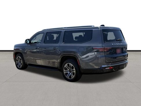 Used 2024 Jeep Wagoneer L Series II w/ Flexible Seating Group AWD/4WD image 7
