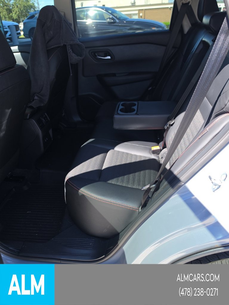 Used 2026 Nissan Rogue SV AWD/4WD image 10