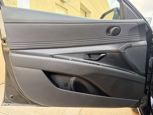 Certified 2025 Hyundai Elantra Sport FWD image 17