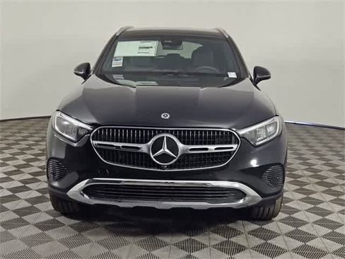 Used 2025 Mercedes-Benz GLC 300 4MATIC image 8