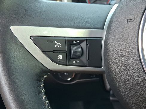 Used 2011 Chevrolet Camaro LT RWD image 21