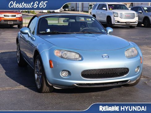 Used 2008 MAZDA MX-5 Miata RWD image 2