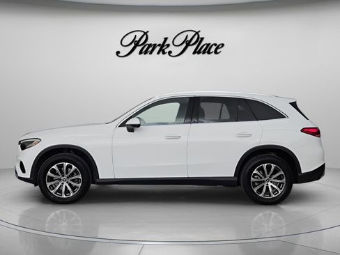 Certified 2025 Mercedes-Benz GLC 300 4MATIC image 2
