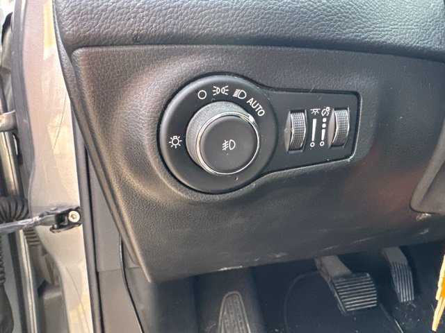 Used 2020 Jeep Compass Limited FWD image 9