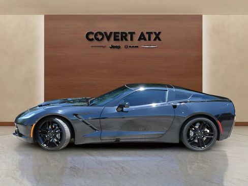 Used 2019 Chevrolet Corvette Stingray Coupe w/ Carbon Flash Badge Package RWD image 2