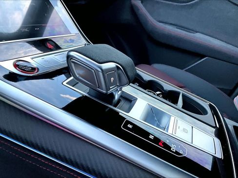 New 2026 Audi RS Q8 performance image 7