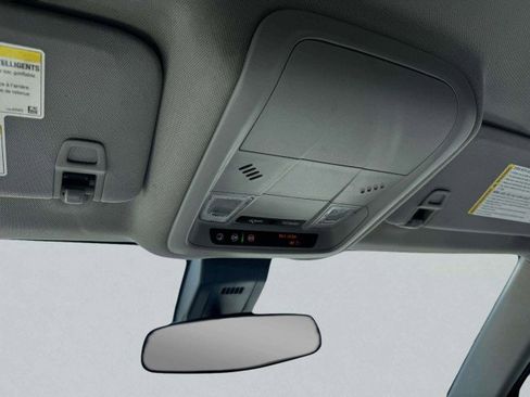 Used 2020 Chevrolet Equinox LS w/ LS Convenience Package image 34