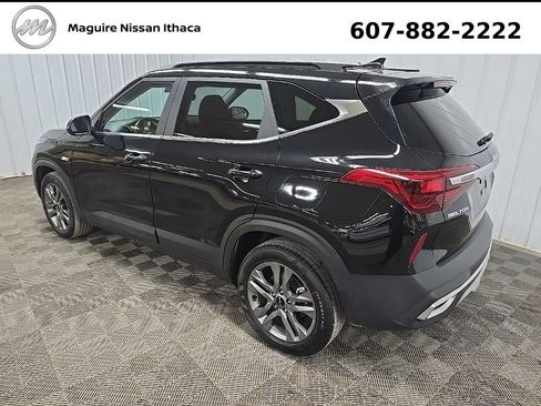 Used 2023 Kia Seltos S w/ Navigation Package AWD/4WD image 10