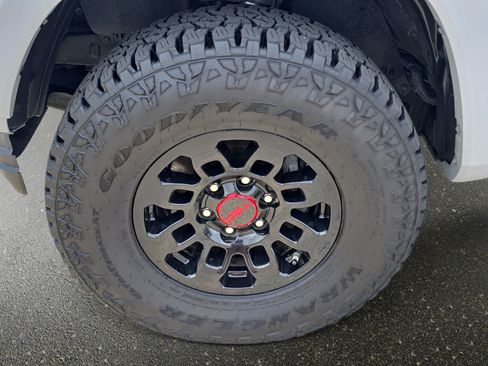 Used 2021 Toyota Tacoma SR5 RWD image 34