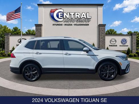 Certified 2024 Volkswagen Tiguan SE AWD/4WD image 9