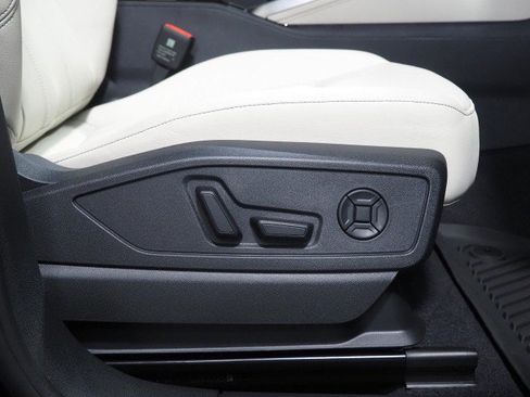 Used 2025 Audi Q5 2.0T Premium Plus AWD/4WD image 75