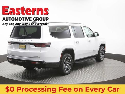 Used 2024 Jeep Wagoneer L Series II RWD image 44